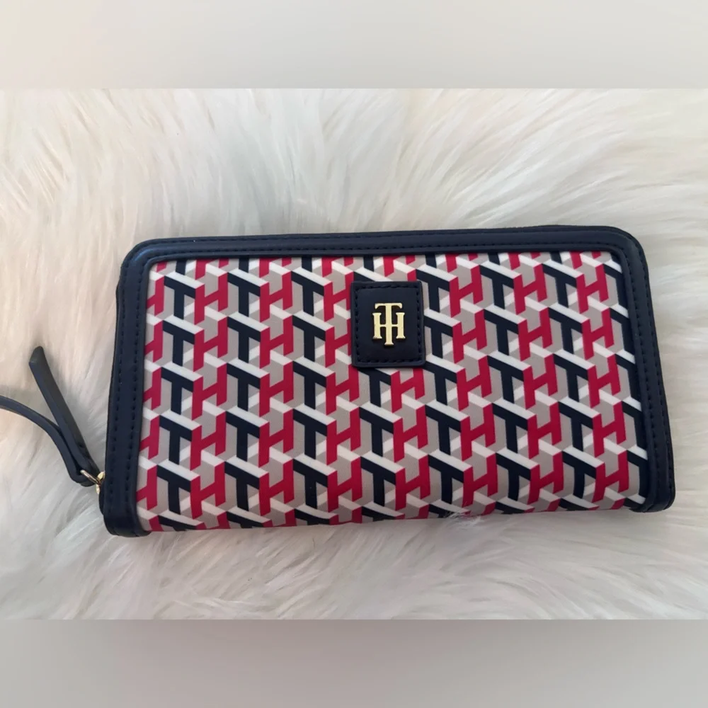 Tommy Hilfiger Julia Cube Print Nylon Red and Navy Patterned Wallet EUC